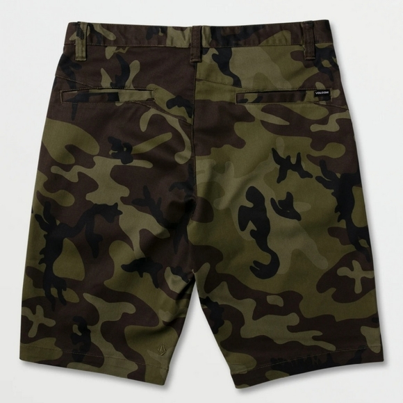 VOLCOM  VMONTY Stretch Shorts Green Camo Combo 28 - Picture 2 of 4